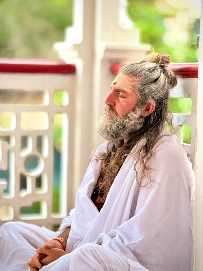 SAMAR PAYAMI PUJA | Schönheit, Demut und Dankbarkeit dem Guru darbringen