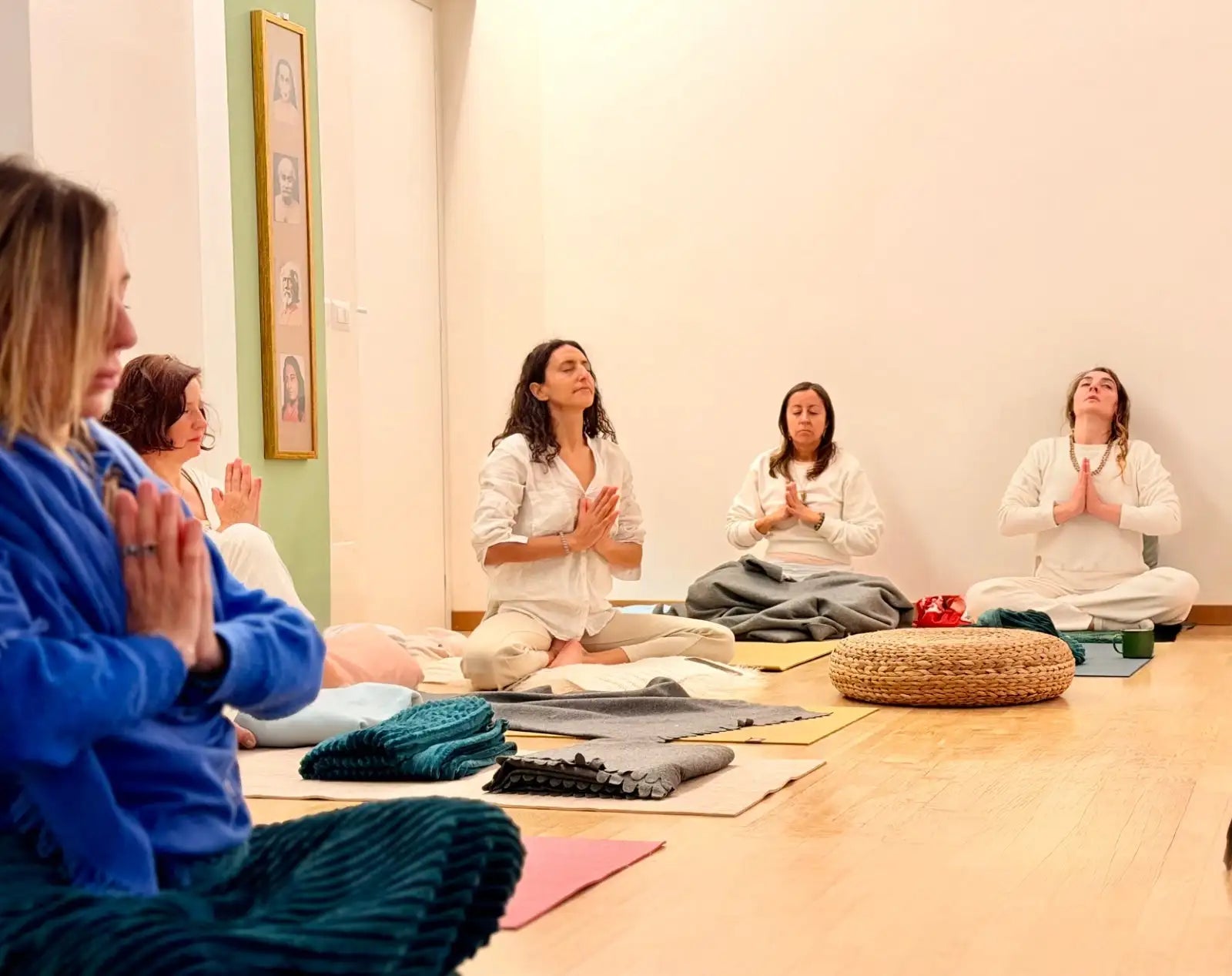 Woven wicker meditation cushion